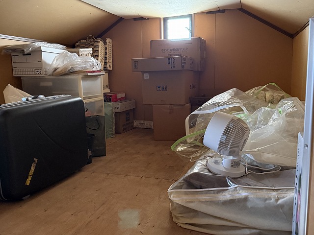 屋根裏部屋全体の様子