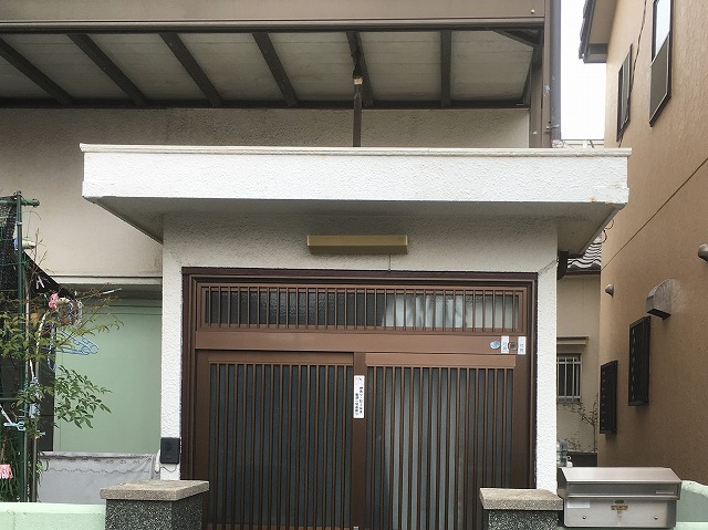 明石市での雨漏り調査|板金継ぎ目のコーキング処理によるリスクと改善提案