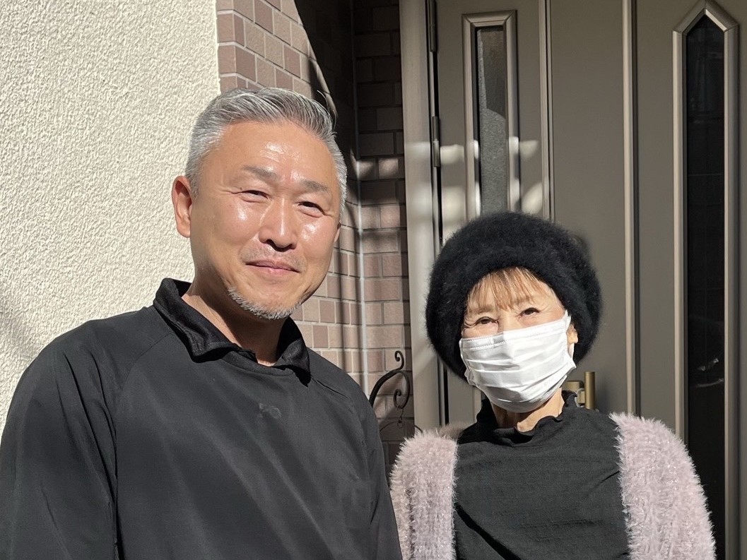 西宮市Ｋ様邸にて、屋根工事と門扉の補修工事をさせていただきました。