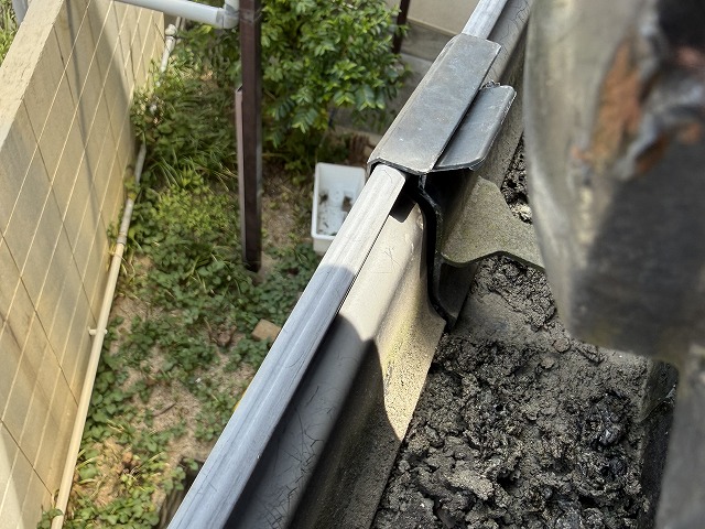 軒樋端部の納まり