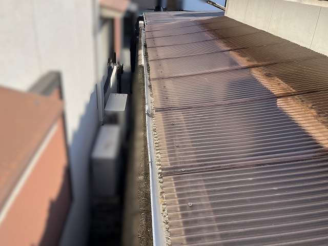 波板　軒樋