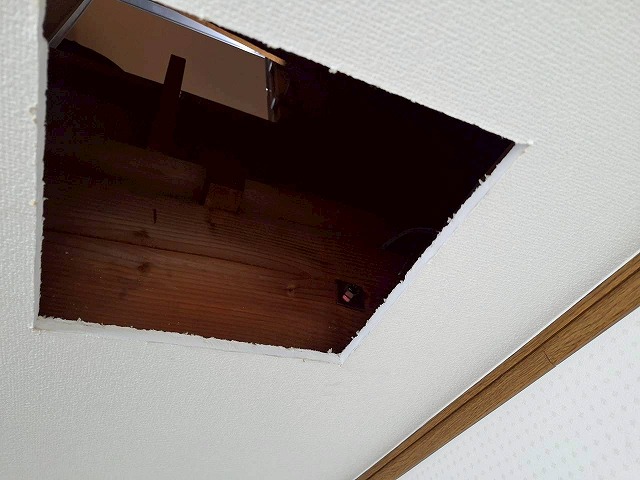 天井開口部の確認
