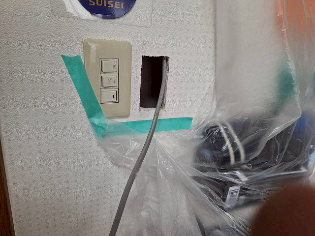 壁面配線の取り出し