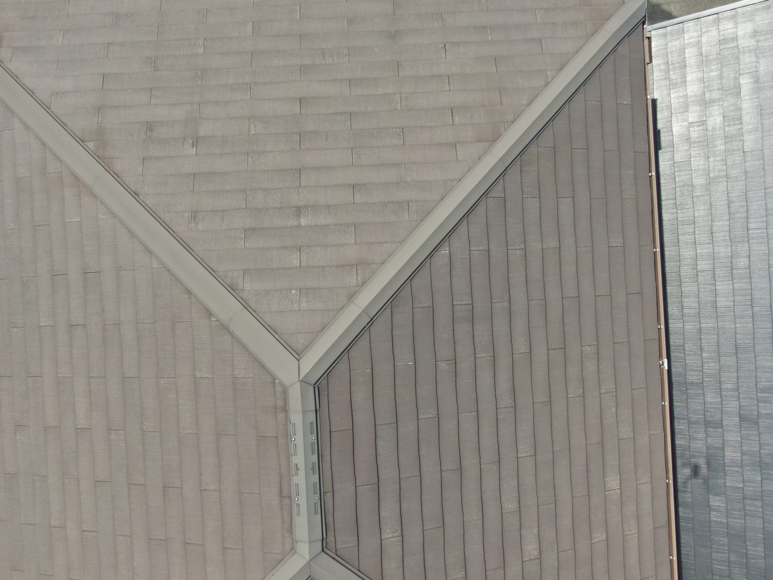 西宮市カラーベスト屋根修理調査